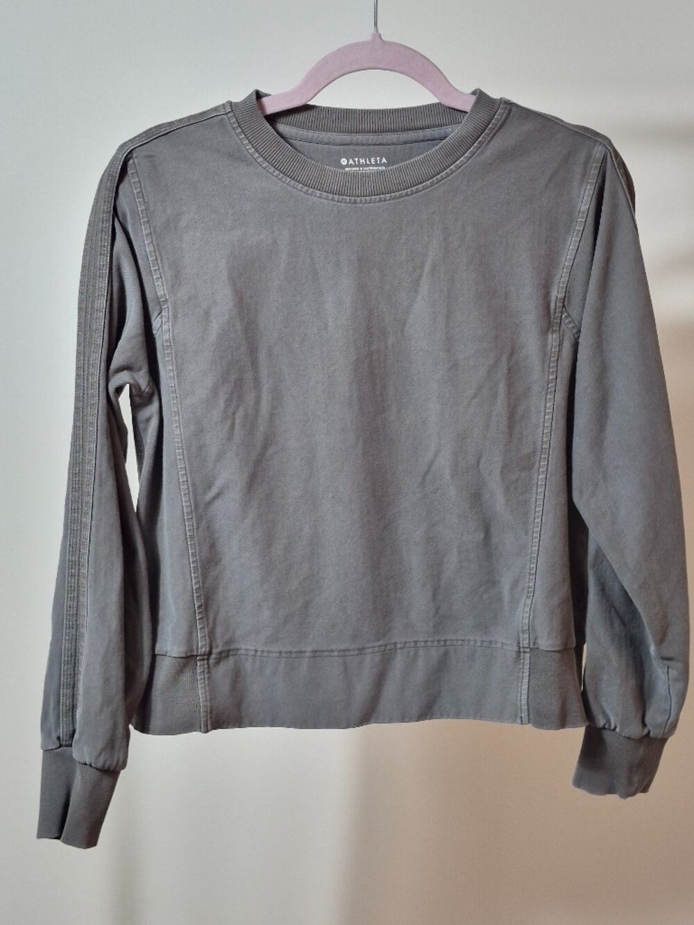 Athleta Womens S Washed Gray Cropped Crewneck Sweatshirt Ribbed Sleeve Cotton
